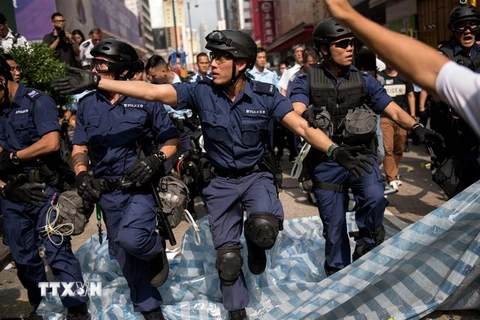 Trưởng Đặc khu Hong Kong kêu gọi chấm dứt hoạt động chống đối