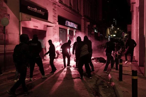 Bạo lực bùng phát giữa cảnh sát và người biểu tình Hy Lạp