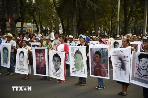 Mexico nhận dạng thi thể một nạn nhân trong vụ 43 người bị bắt cóc
