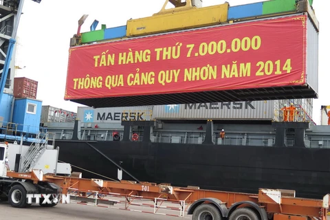 Cảng Quy Nhơn đón tấn hàng thứ 7 triệu trong năm 2014