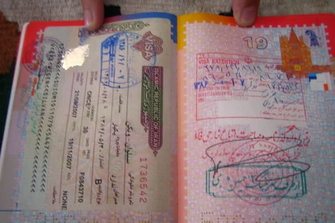 Iran và UAE ký thỏa thuận đơn giản hóa các thủ tục thị thực