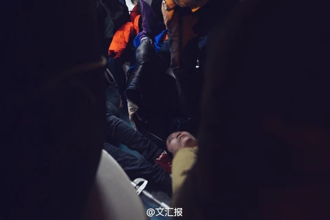 [Photo] Người nằm la liệt sau vụ giẫm đạp kinh hoàng tại Thượng Hải