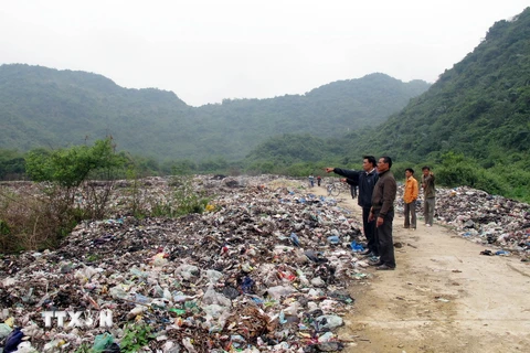 [Video] Người dân Thái Nguyên khốn khổ vì bãi rác Đồng Hầm