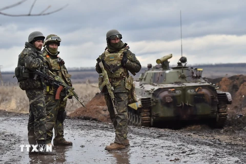 Ukraine từ chối đề xuất của Nga về việc rút vũ khí hạng nặng