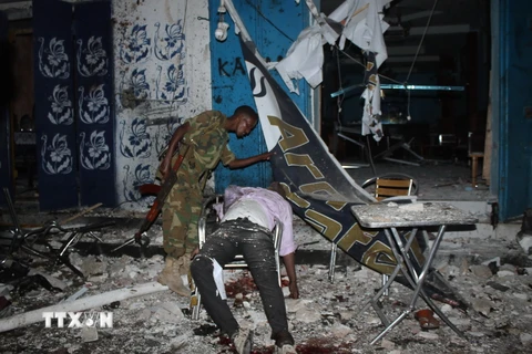 Phiến quân al-Shabaab nã đạn pháo vào Dinh tổng thống Somalia