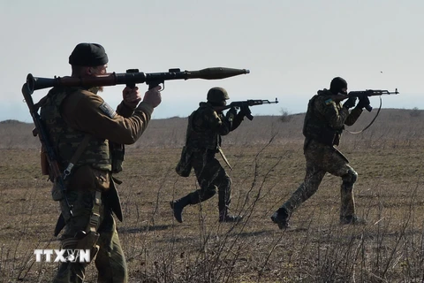 Quân đội Ukraine đang hoàn tất việc rút vũ khí hạng nặng