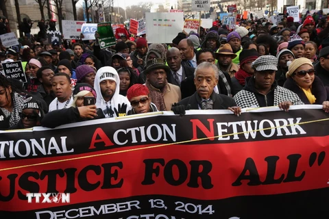 Mỹ: Biểu tình tại Ferguson thành bạo loạn, hai cảnh sát bị bắn