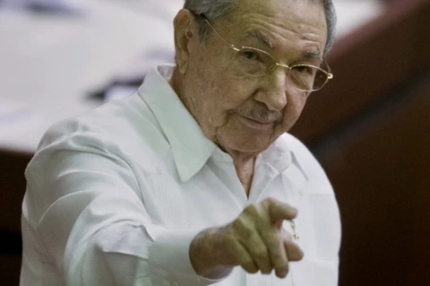 Chủ tịch Cuba Raul Castro tiếp Ngoại trưởng Triều Tiên Ri Su Yong