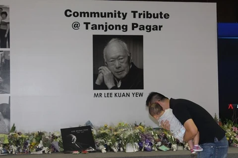 [Video] Người dân Singapore viếng cố Thủ tướng Lý Quang Diệu
