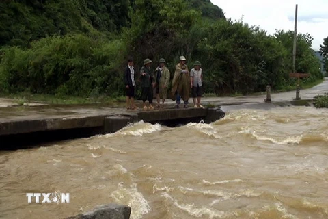Hai người bị nước cuốn trôi trong cơn mưa lớn tại Đà Lạt