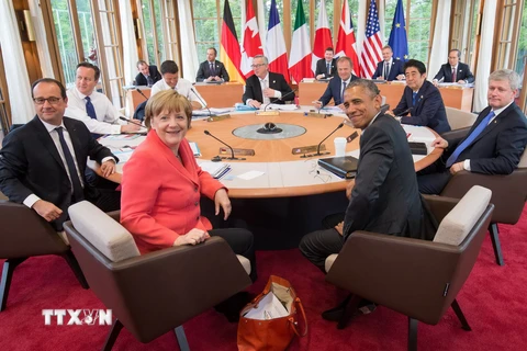 Các nhà lãnh đạo G7 thảo luận tại Hội nghị ngày 7/6. (Nguồn: AFP/TTXVN)