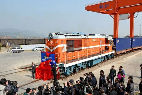 Trung Quốc khai trương tuyến đường sắt chở hàng tới châu Âu