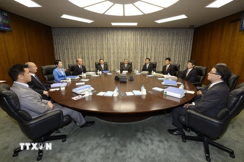 Một cuộc họp của Ban chính sách tại trụ sở BOJ ở thủ đô Tokyo. (Nguồn: Kyodo/TTXVN)