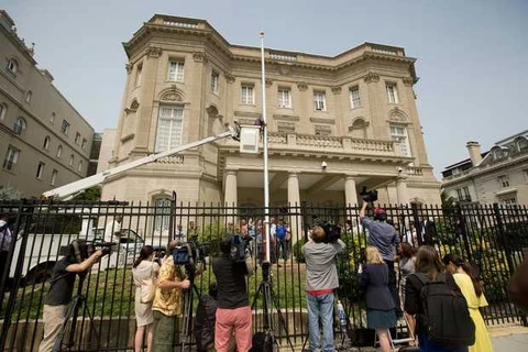 Đại sứ quán Cuba tại Washington trước lễ thượng cờ. (Nguồn: AP)