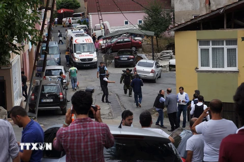 Cảnh sát gác bên ngoài Lãnh sự quán Mỹ ở Istanbul ngày 10/8. (Nguồn: THX/TTXVN)
