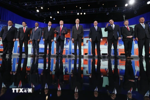 Các ứng viên Đảng Cộng hòa tại cuộc tranh luận đầu tiên. (Nguồn: AFP/TTXVN)