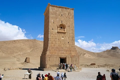 Ngôi mộ Jamblique trước khi bị IS phá hủy. (Nguồn: theguardian.com)
