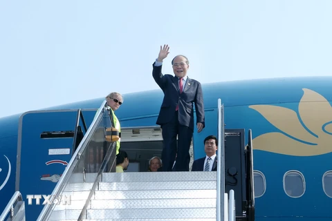 Chủ tịch Quốc hội Nguyễn Sinh Hùng đến thành phố Boston, bang Massachusetts, bắt đầu chuyến thăm chính thức Hoa Kỳ. (Ảnh: Nhan Sáng/TTXVN)