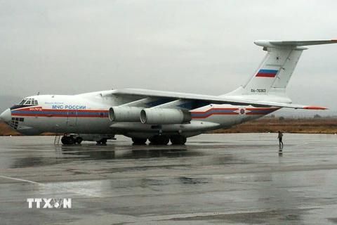 Máy bay của Nga vận chuyển hàng cứu trợ đến sân bay quốc tế Bassel al-Assad, thành phố cảng Latakia, Syria hồi năm 2013. (Nguồn: AFP/TTXVN)