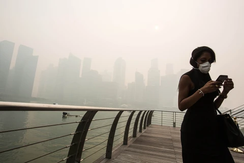 Vịnh Marina chìm trong khói mù ở Singapore. (Nguồn: Bloomberg)