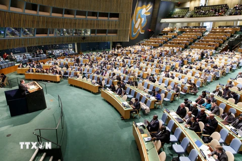Toàn cảnh phiên họp toàn thể Đại hội đồng Liên hợp quốc tại New York, ngày 27/10. (Nguồn: THX/TTXVN)