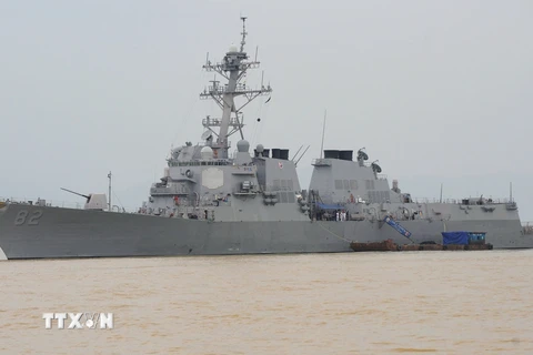 Tàu khu trục được trang bị tên lửa dẫn đường USS Lassen của Mỹ tại cảng Tiên Sa, Đà Nẵng, Việt Nam ngày 7/11/2009. (Nguồn: AFP/TTXVN)