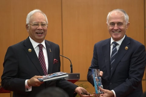 Thủ tướng Malaysia Najib Razak và người đồng cấp Australia Malcolm Turnbull tại cuộc gặp. (Nguồn: EPA)