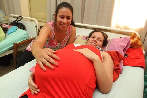 Cô Antonia Montenegro trong thời gian nằm viện trước khi sinh. (Nguồn: ABC Paraguay）
