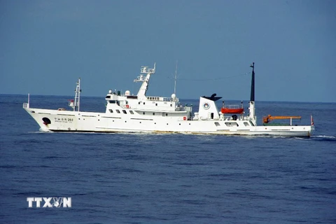 Tàu đánh cá Trung Quốc gần quần đảo tranh chấp Senkaku/Điếu Ngư. (Nguồn: AFP/TTXVN)