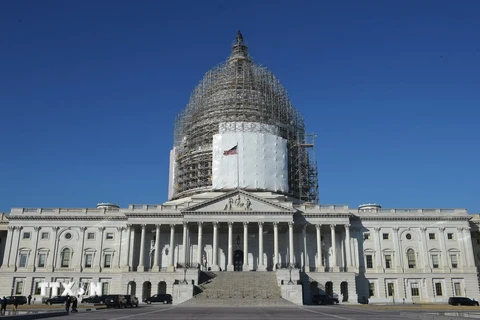 Quang cảnh bên ngoài trụ sở Quốc hội Mỹ ở thủ đô Washington. (Nguồn: AFP/TTXVN)