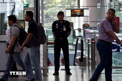 Cảnh sát Malaysia gác tại sân bay quốc tế Kuala Lumpur. (Nguồn: AFP/TTXVN)