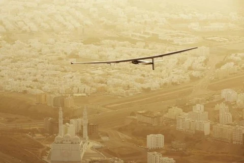 Kỷ lục mới của máy bay năng lượng mặt trời Solar Impulse 2 