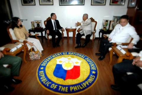 Philippines và Malaysia cam kết nâng cấp quan hệ quốc phòng