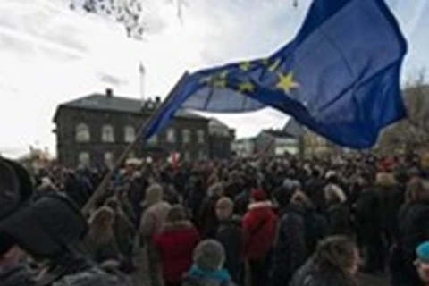 Iceland: Biểu tình rầm rộ phản đối chính phủ từ bỏ EU 