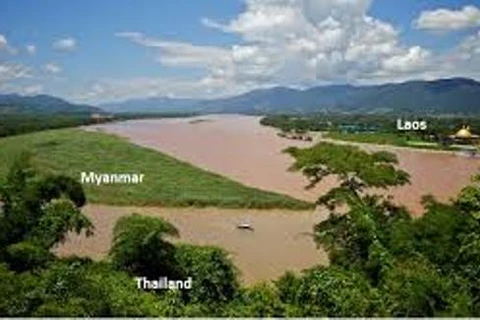 Lào, Myanmar tăng cường hợp tác chống buôn bán ma túy 