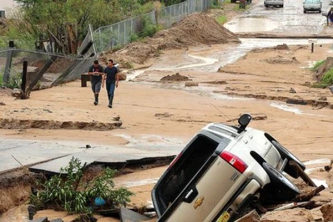 Chính phủ Chile ban bố lệnh báo động khẩn cấp vì bão lũ lớn