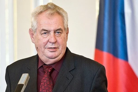 Tổng thống Cộng hòa Séc cấm Đại sứ Mỹ tới Cung điện Praha