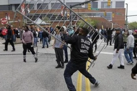 Mỹ: Baltimore ban bố tình trạng khẩn cấp và giới nghiêm