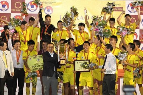 U19 quốc gia: Hà Nội T&T “xưng vương” trên chấm phạt đền