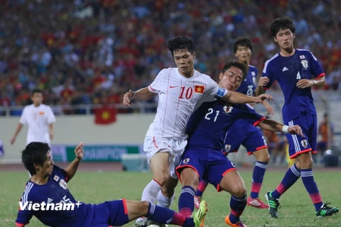 [Photo] Đêm U19 Việt Nam bại trận, Công Phượng đã ở đâu?