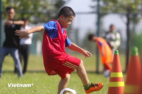 [Photo] Tưng bừng ngày hội bóng đá trẻ ở Bình Dương