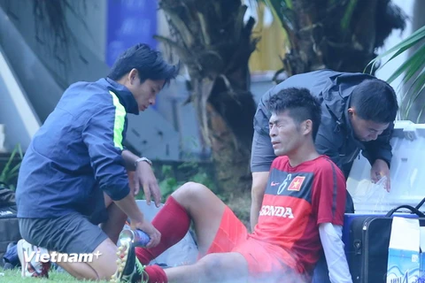 Minh Châu và Trọng Hoàng bị loại khỏi tuyển Việt Nam dự AFF Cup