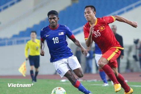 Hậu vệ trái hay nhất Việt Nam vắng mặt trận lượt đi bán kết AFF Cup