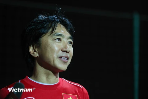 Huấn luyện viên Toshiya Miura đang nắm lợi thế trước cuộc quyết chiến với U23 Malaysia. (Ảnh: Minh Chiến/Vietnam+)