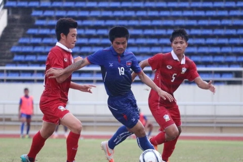 U19 Thái Lan (áo xanh) sẽ là đối thủ lớn nhất của U19 Việt Nam trên con đường tới ngôi vô địch. (Ảnh: AFF)