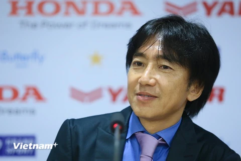 Ông Miura sẽ đại diện cho Việt Nam ở lễ bốc thăm vòng chung kết giải U23 châu Á 2016 chiều nay. (Ảnh: Minh Chiến/Vietnam+)