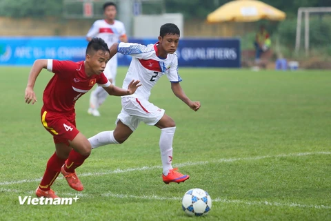 Cầu thủ chạy cánh Huỳnh Sang của PVF (số 4) góp một bàn trong thắng lợi của U16 Việt Nam. (Ảnh: Minh Chiến/Vietnam+)