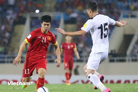 Đội tuyển Việt Nam thăng bậc nhờ chơi tốt trước Iraq. (Ảnh: Minh Chiến/Vietnam+)