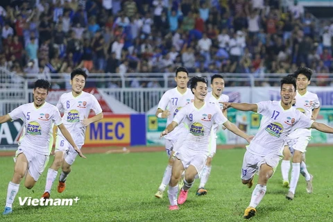 Cuộc đối đầu U21 Hoàng Anh Gia Lai và U21 Việt Nam đã diễn ra hấp dẫn đúng như kỳ vọng. (Ảnh: Minh Chiến/Vietnam+)
