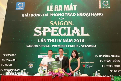 Lễ ra mắt giải bóng đá phong trào Ngoại hạng Hà Nội mùa thứ tư. (Ảnh: Hải Đăng/Vietnam+)